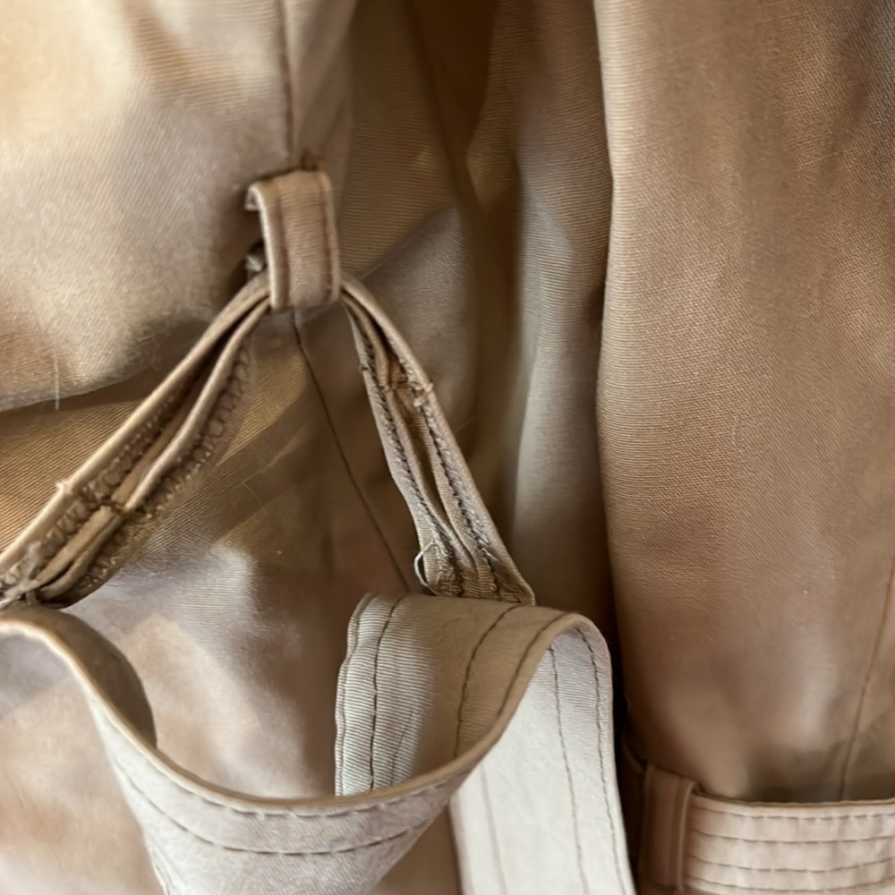 Brown vintage raincoat. - Picture 7 of 16